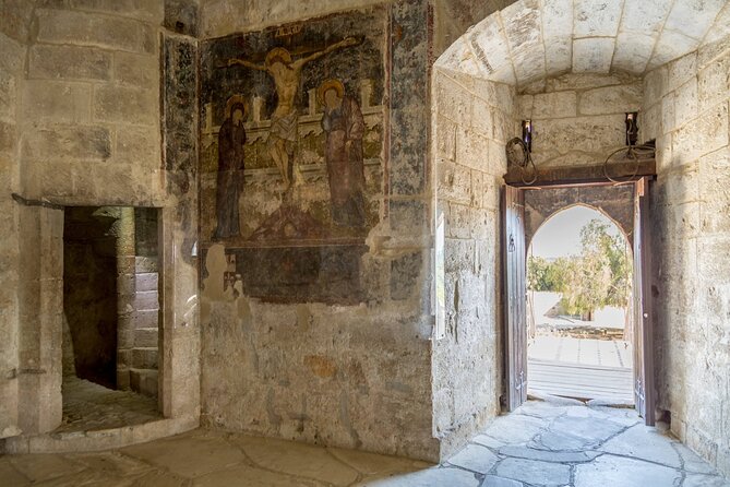 Ancient Kourion, Kolossi Castle, Omodos & Winery Tour from Paphos - Omodos: lunch, village streets, and commandaria