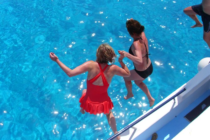 APHRODITE II -LAZY DAY CRUISE-BLUE LAGOON,TURTLE COVE, with LUNCH - What the crew adds to the day