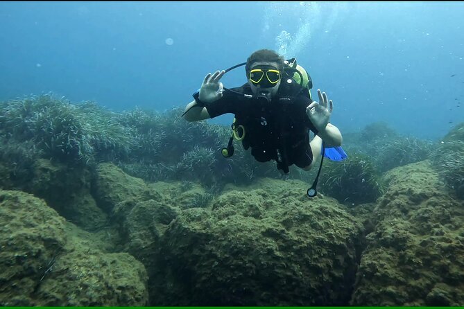 Discover SCUBA Diving with Pissouri Bay Divers - Getting familiar with the scuba equipment