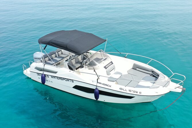 Exclusive line 225hp, self drive boat Karnic SL701 8.0m - Taking control of a 225hp Karnic SL701