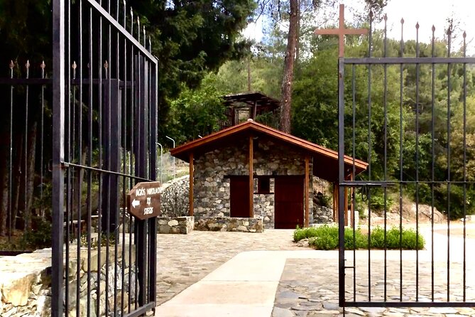 Full Day Tour in Troodos Mountains: Villages & Waterfalls - Choosing between Caledonia and Millomeris