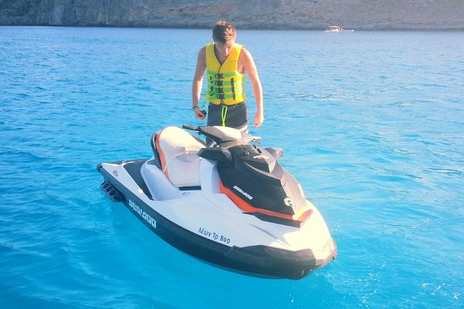 JETSKI 130HP GTI SEADOO (holds 2 people) - What happens before you touch the throttle