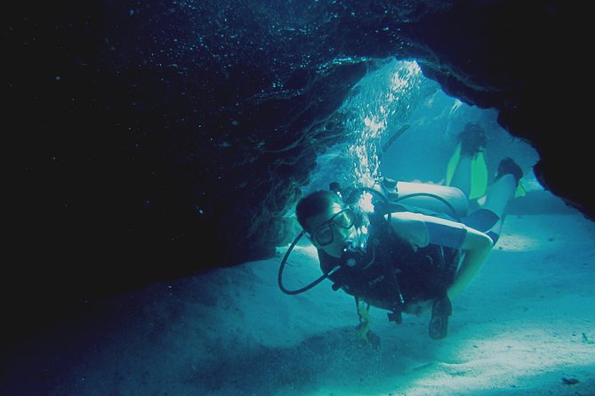 Local Guided Dives (for certified/licensed divers) - Green Bay and Green Bay 2: Easy Starts With a Cave Option