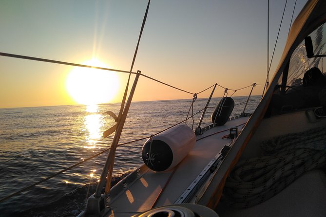 Private cruise with a sailing yacht Koursaros - Morning calm or afternoon light