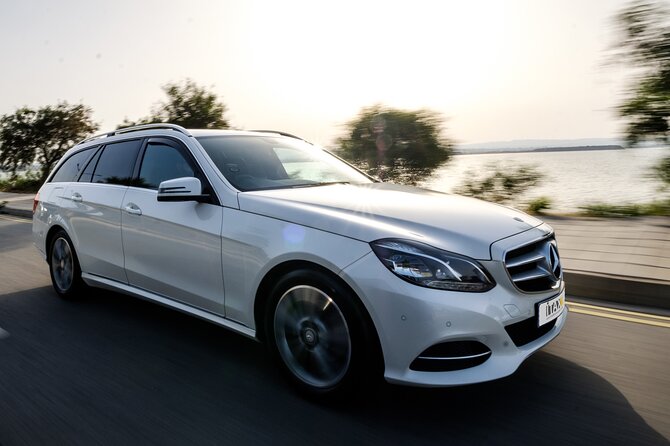 Private Transfer: Larnaca Airport to Larnaca District 1-14 pax - A Short Ride, Not a Sightseeing Tour