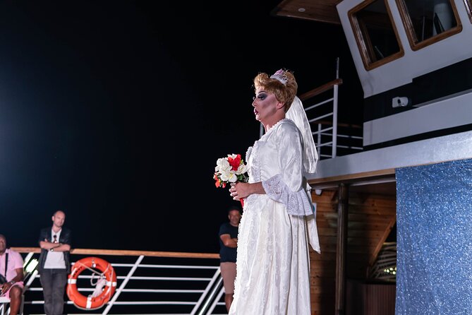 Stardust Variety Show Evening Cruise in Yeroskipou Bay - Group size, comfort, and the feel onboard