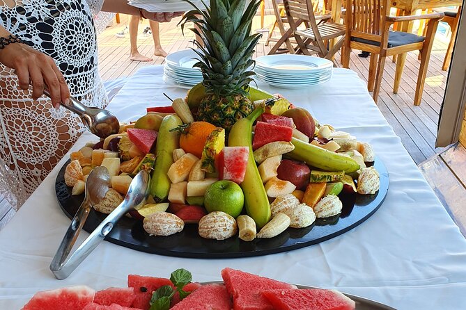 Wave Dancer Half Day BBQ Cruise - All Inclusive - BBQ lunch, seasonal fruit, and an all-inclusive bar