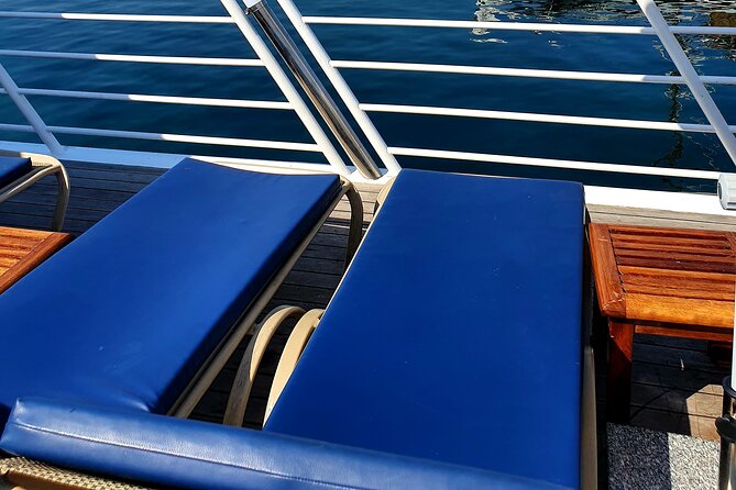 Wave Dancer Sunset BBQ Cruise - Finding your place on the Wave Dancer
