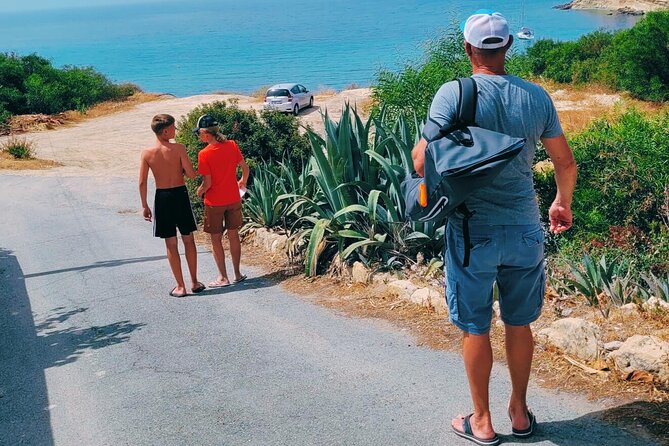 XploreMe! - Coral Bay Scavenger Hunt Outdoor Activity - A private game with no transport included